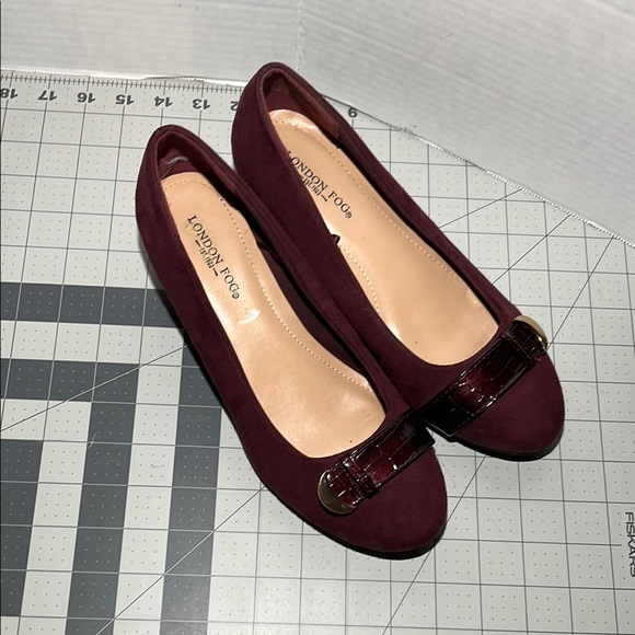 London Fog Maroon Flats with Buckle Detail - Picture 2 of 9